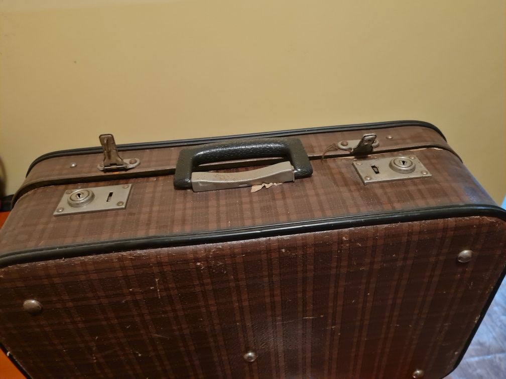 Stara walizka przedwojenna
