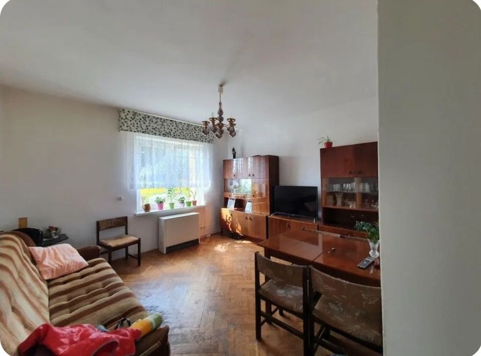 Mieszkanie na wsi z dużym potencjałem - gabinet, salon