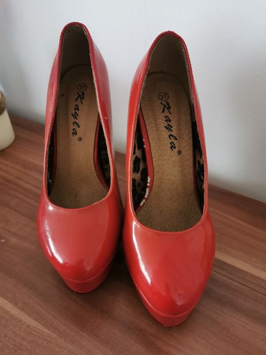 Buty na obcasie słupku w stylu Barbie