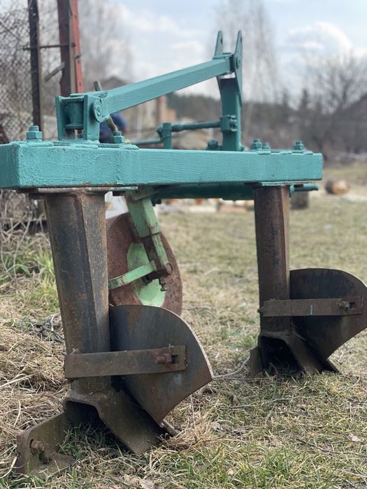 Продам плуга до трактора 2х корпусний