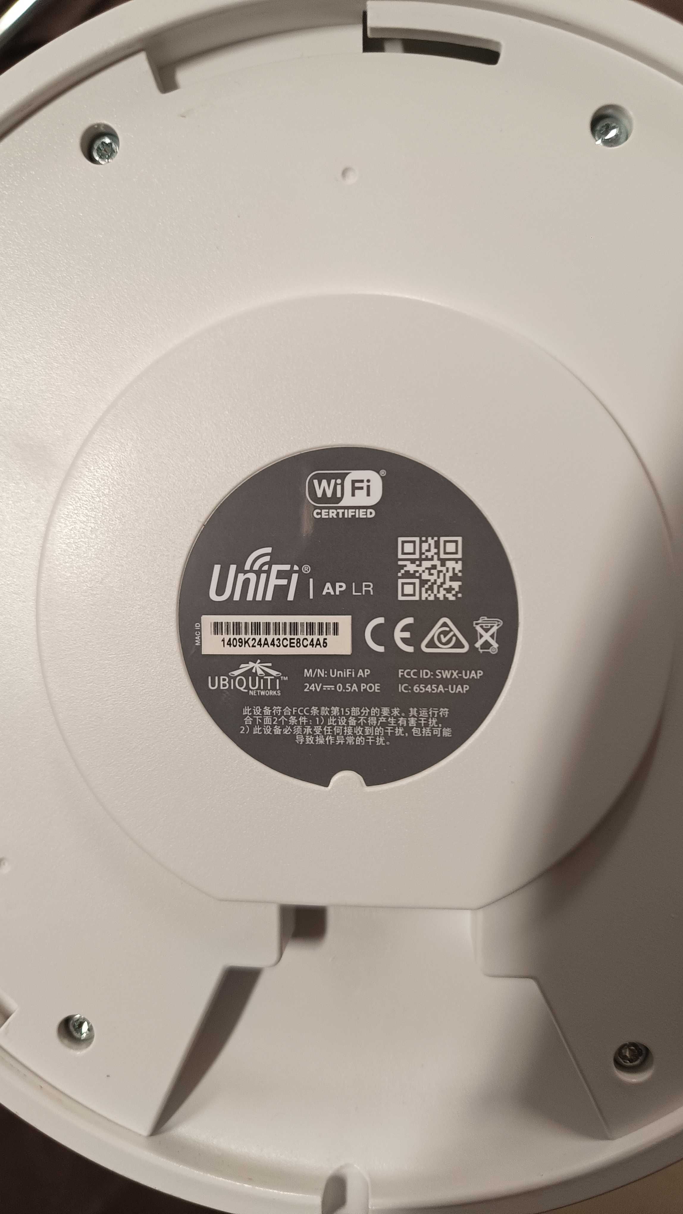 Accespointy, talerze, punkty dostępu WiFi Ubiquiti Unifi AP oraz AP LR