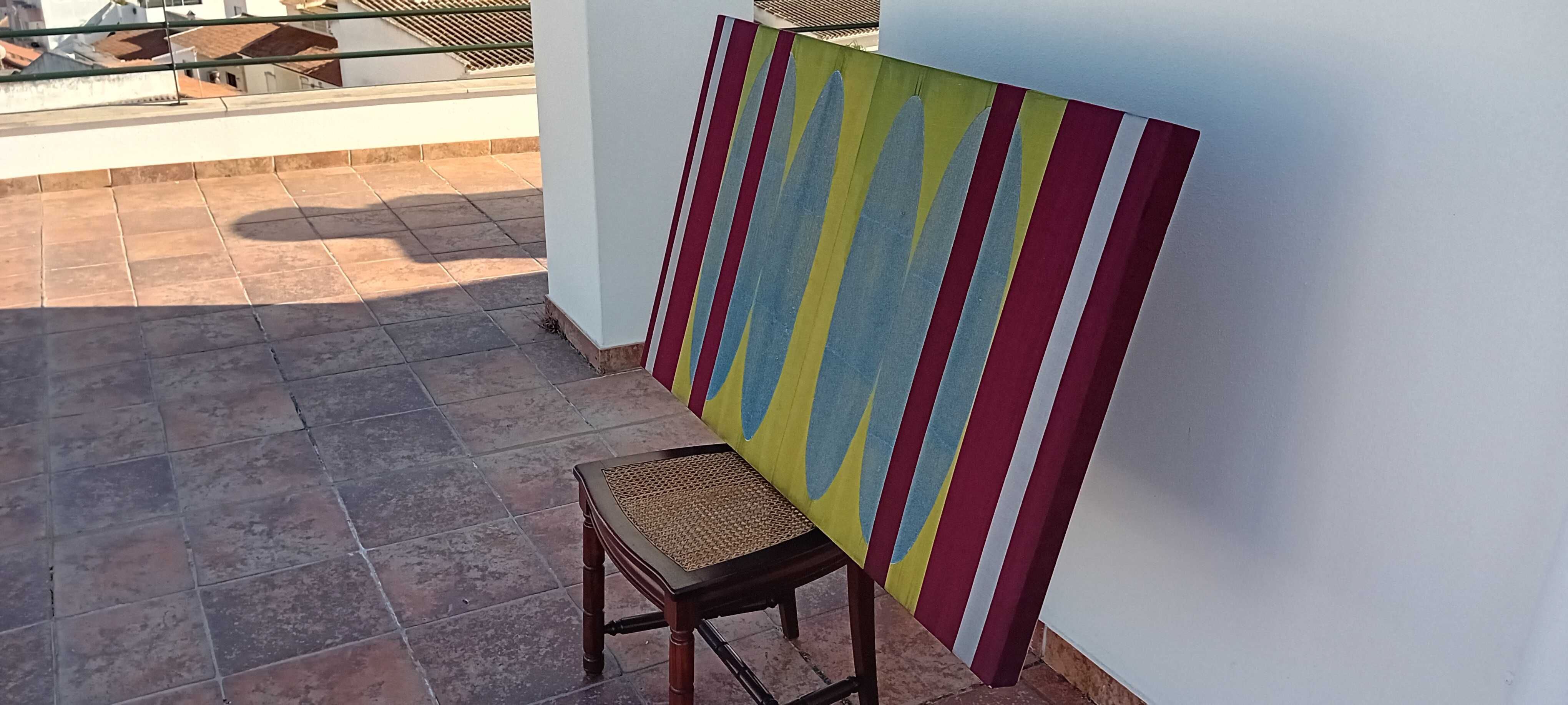 Painel forrado a tecido de seda 125 x 75 cms!