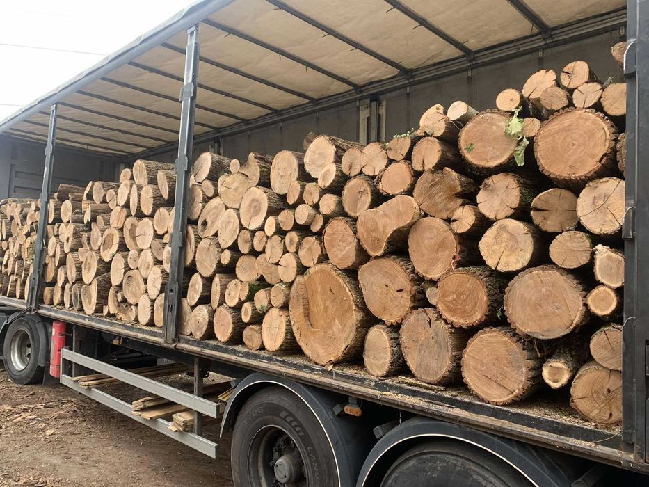 Дубові дрова, колоті, кругляк, метровки доставка Київ та область