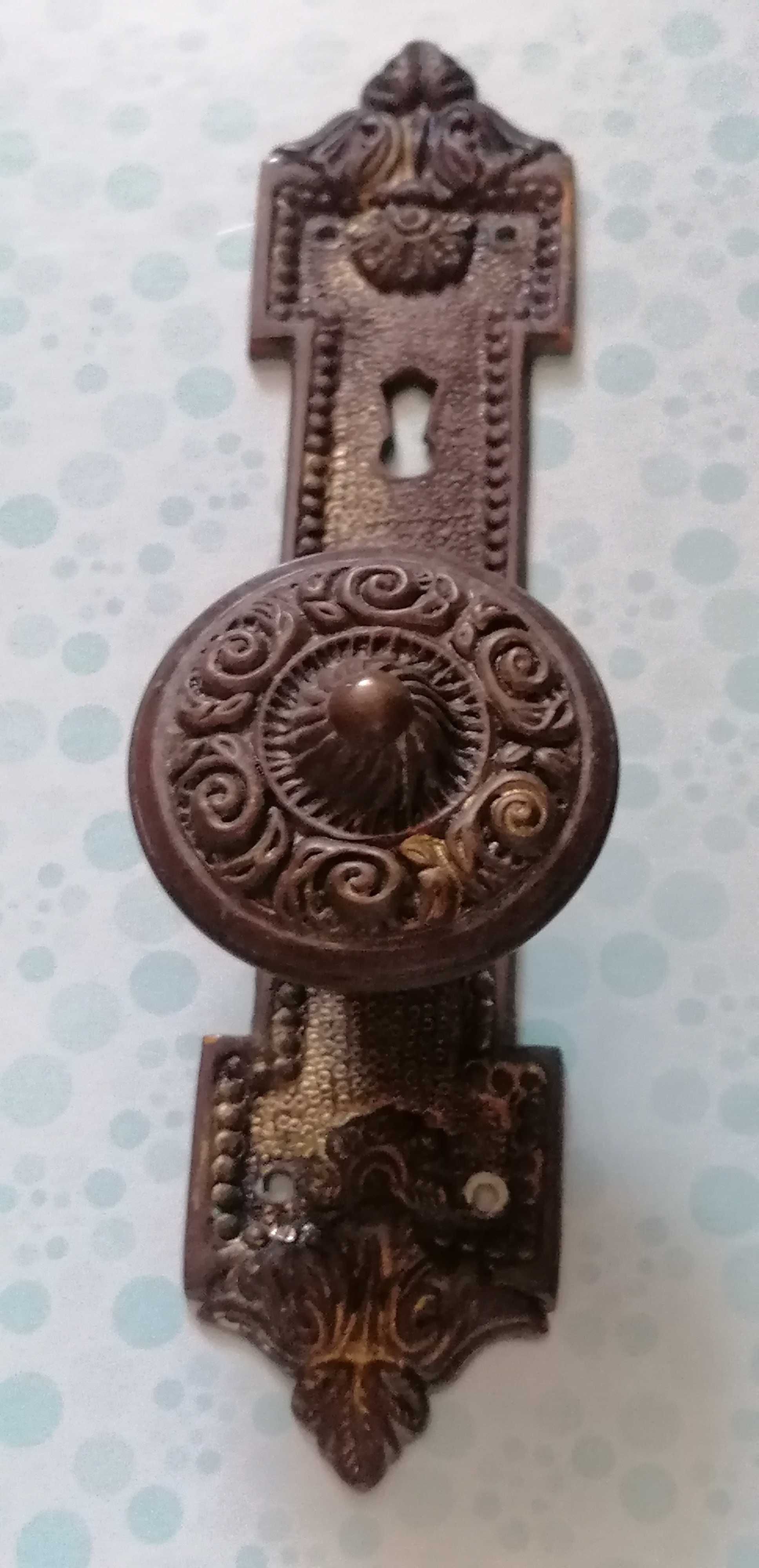 Puxador de porta vintage em latão trabalhado - em bom estado