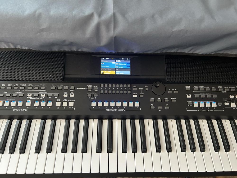Keyboard Yamaha PSR SX600