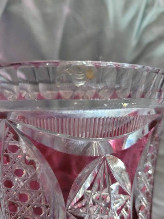 vaso de cristal vermelho