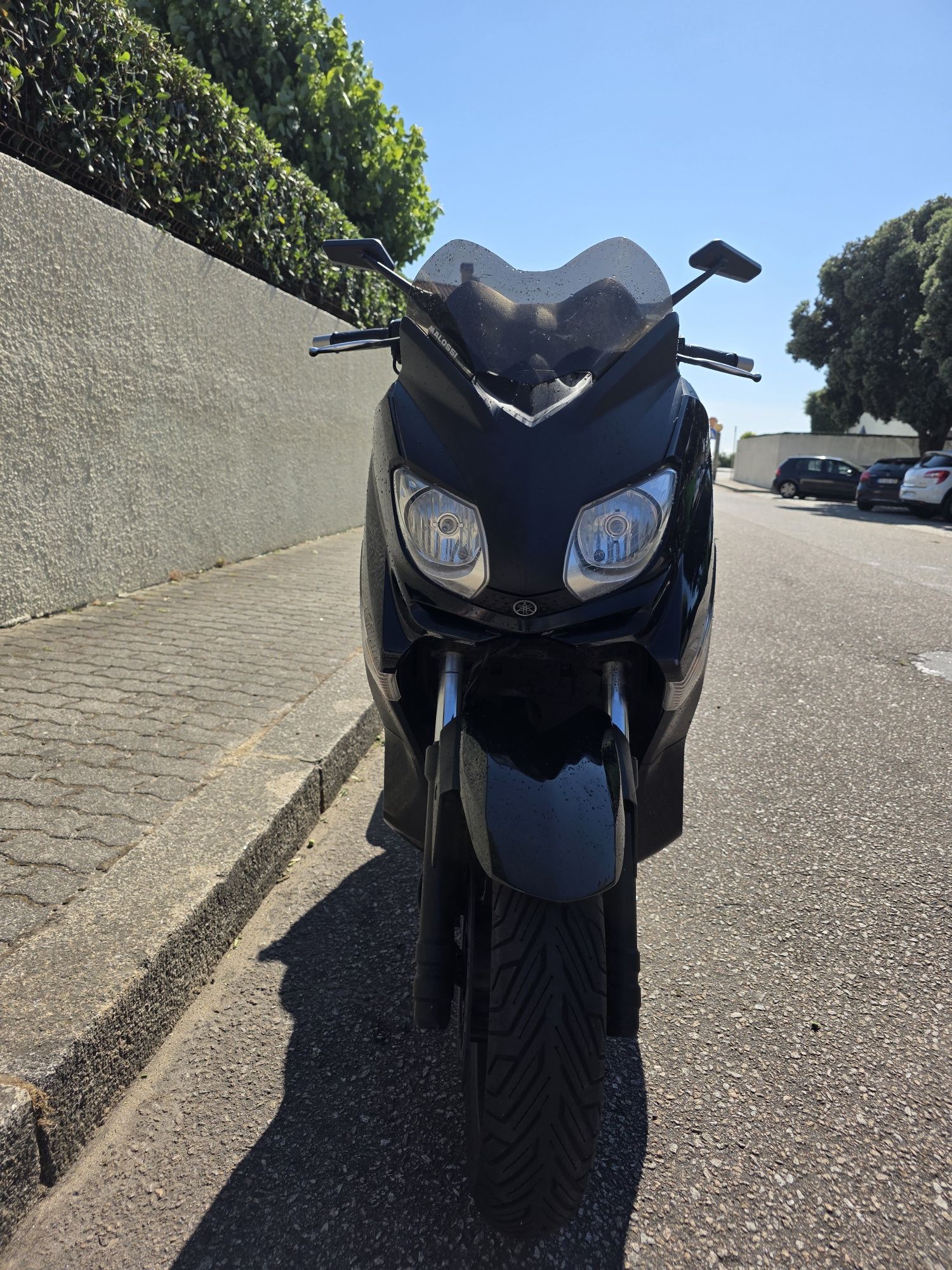 Mota yamaha Xmax 125
