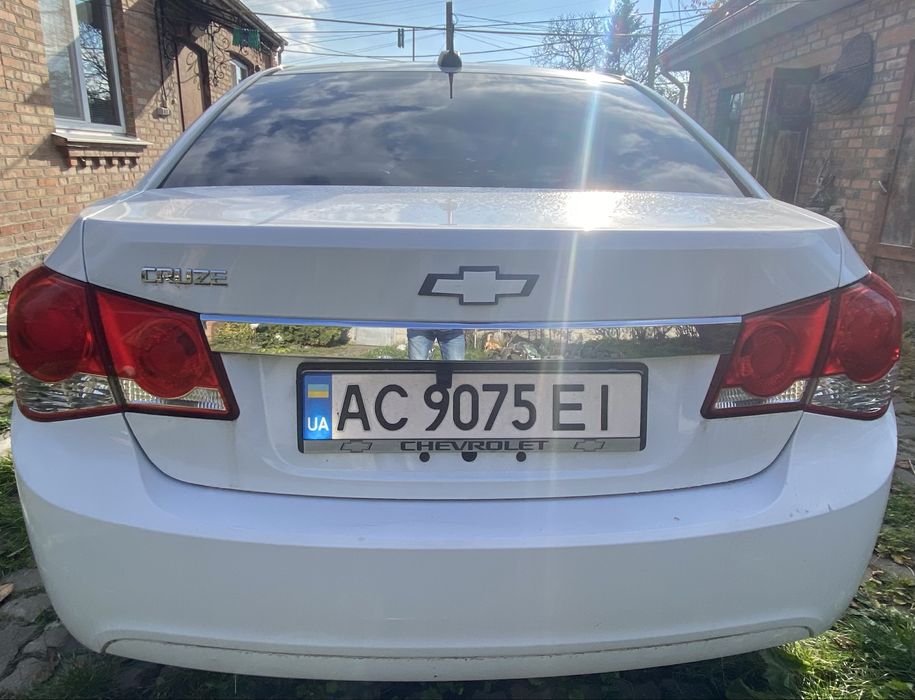 Chevrolet Cruze 2015 1.8 бензин автомат
