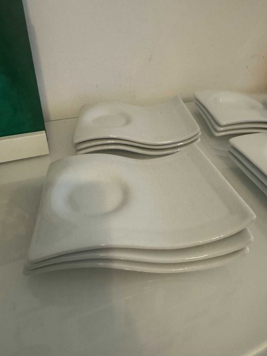 Conjunto pratos ondulados