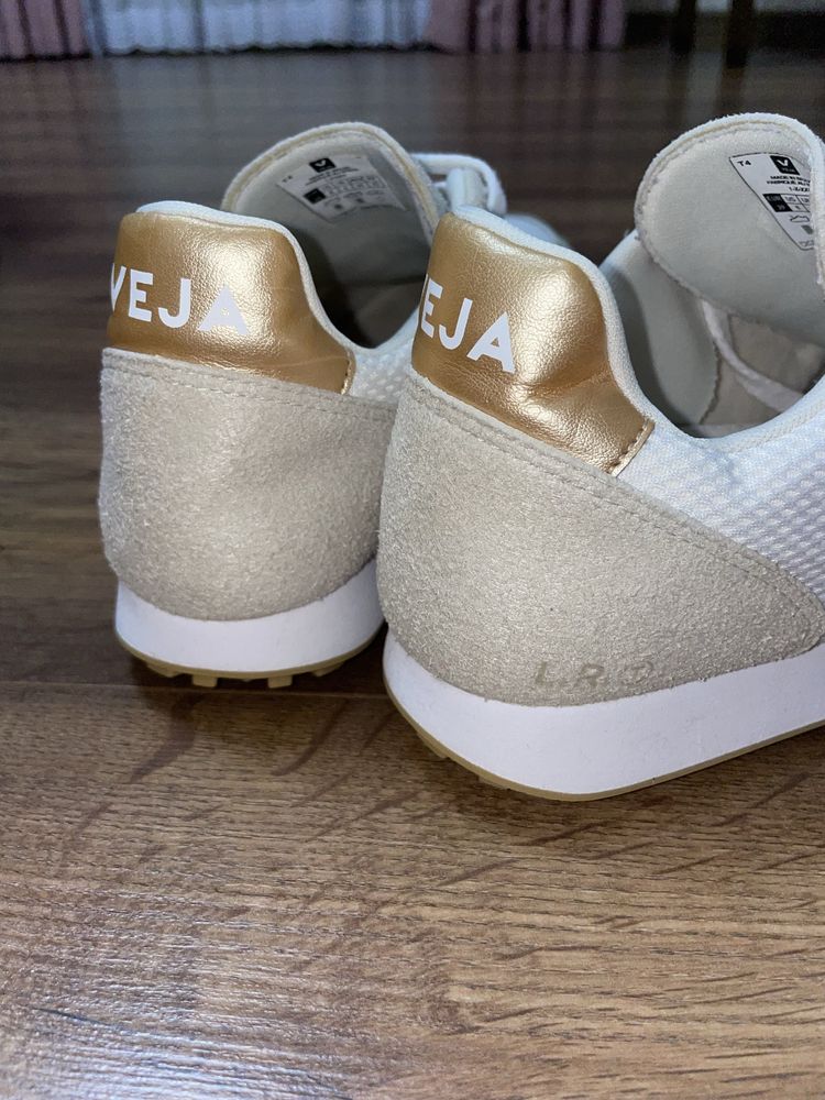 Кросівки Veja 38р