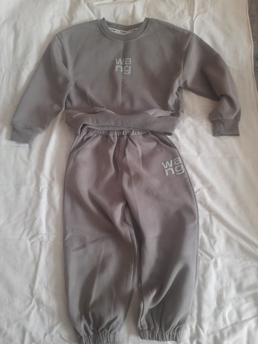 Продам детский костюм