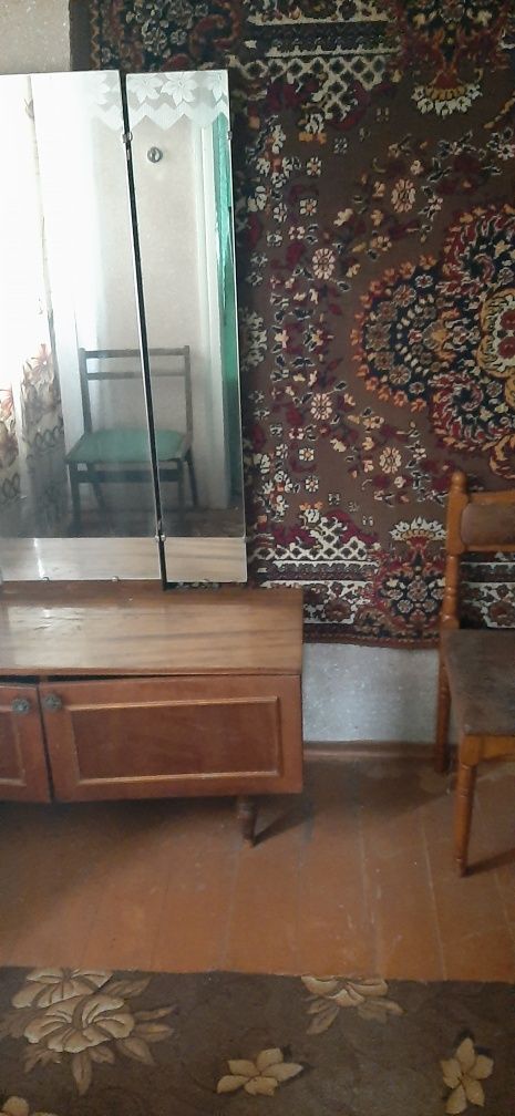Продається будинок  з ставком  ,в с.Брусенки.Кицманский р.