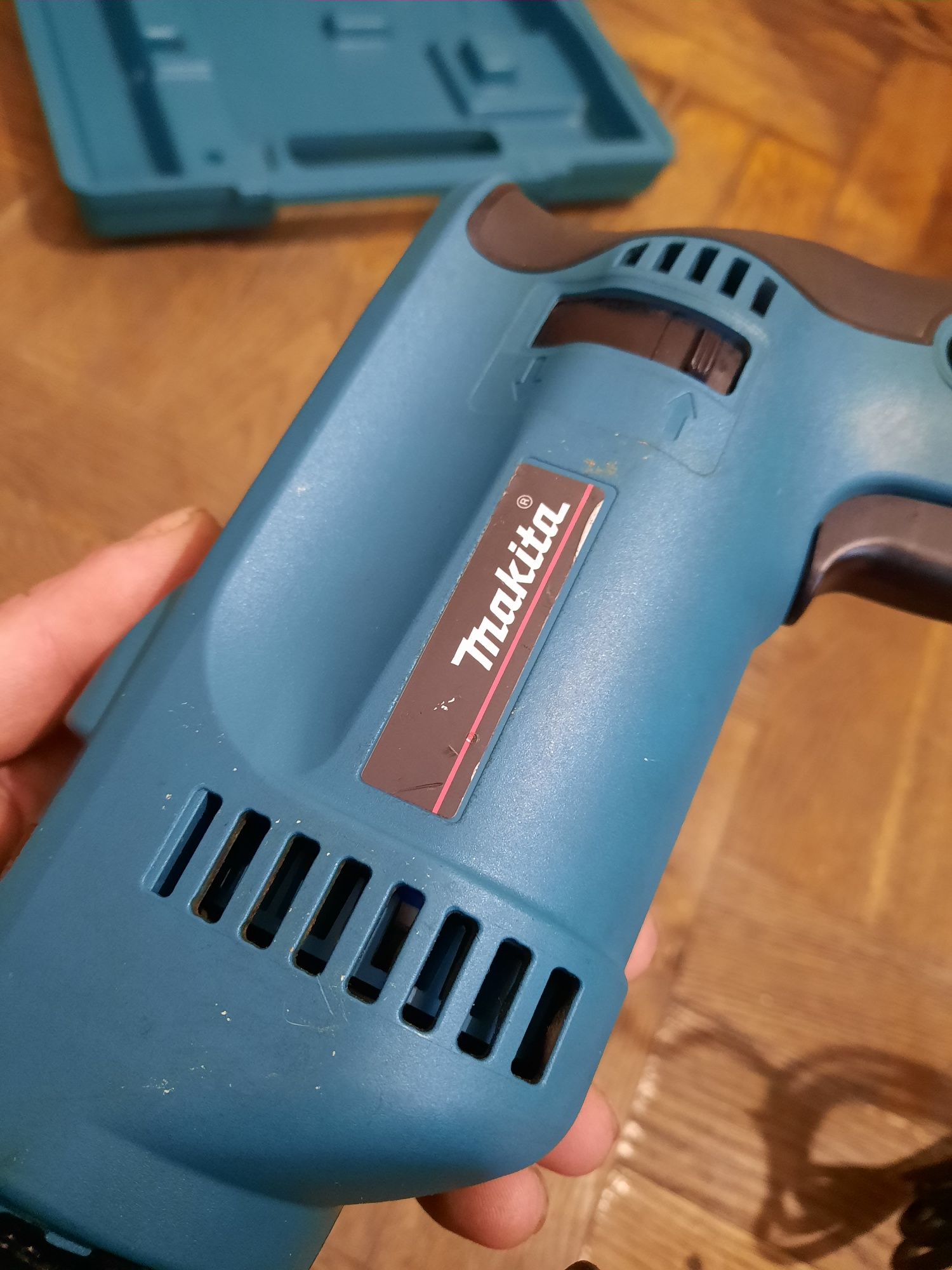 100% оригінал!!Дрель ударна Makita HP 1620,650вт
