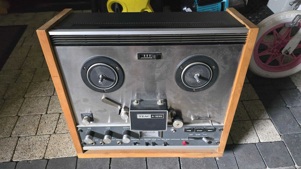 Używany magnetofon szpulowy TEAC A-1230 stereo