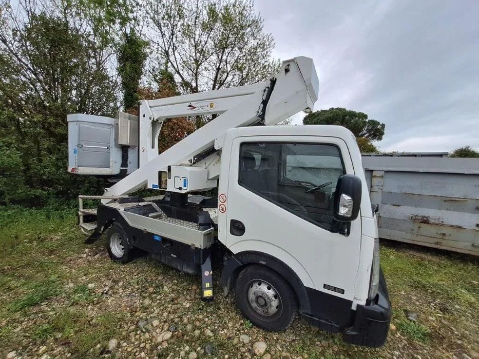 Nissan NT400  Podnośnik  Palfinger 20 metrów UDT , Resurs !!