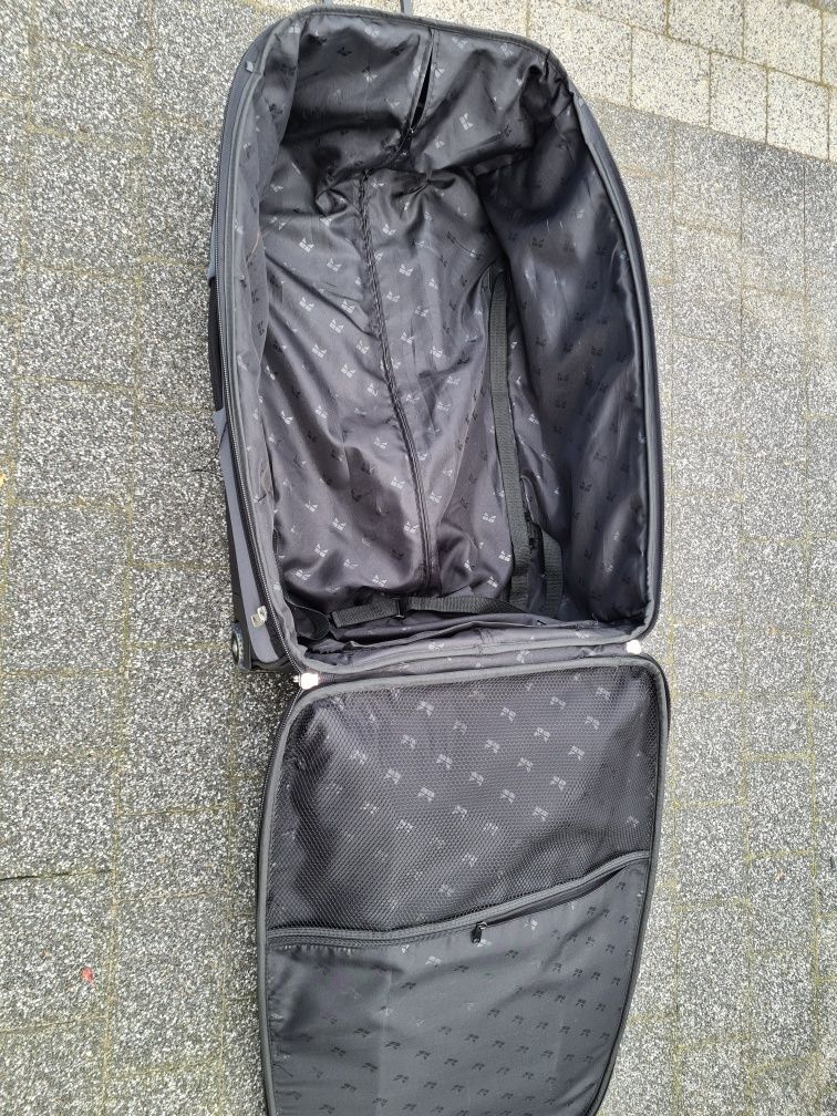 Walizka bardzo duża ( pojemna ) materiał