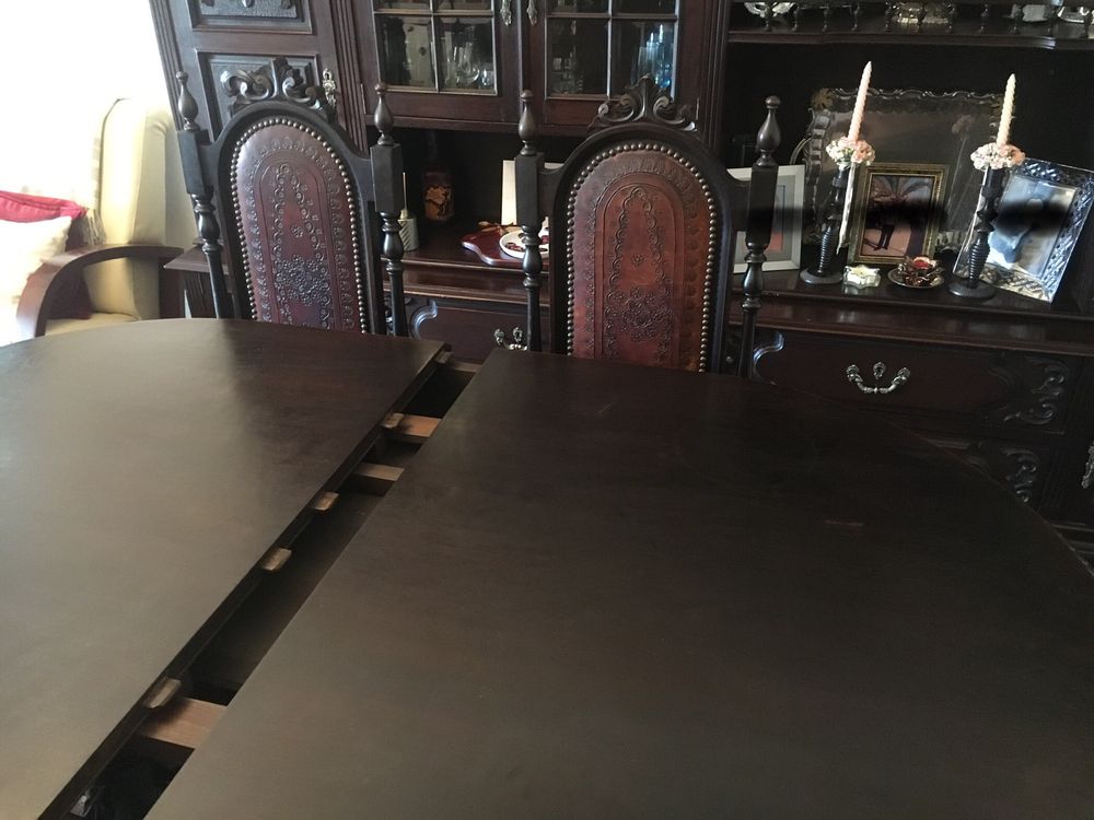Mobilia de sala jantar antiga
