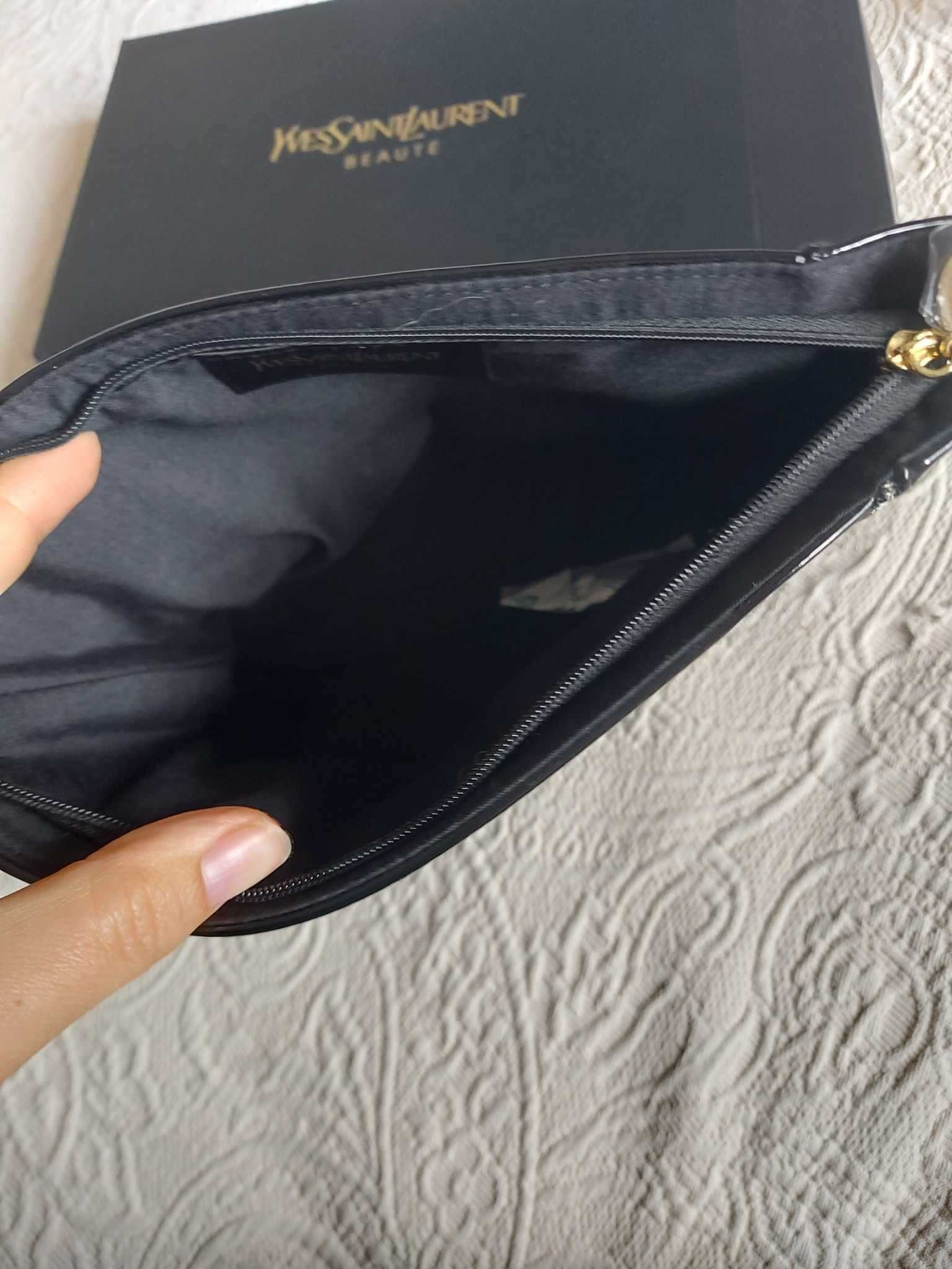 Bolsa preta Yves Saint Laurent