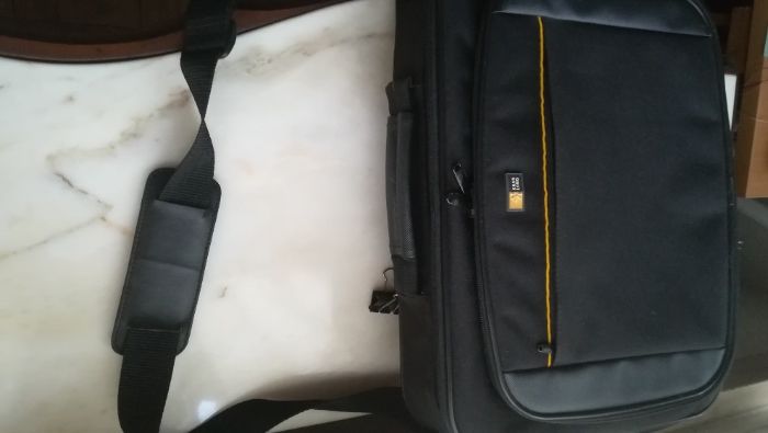 Mala / pasta, Case Logic em preto