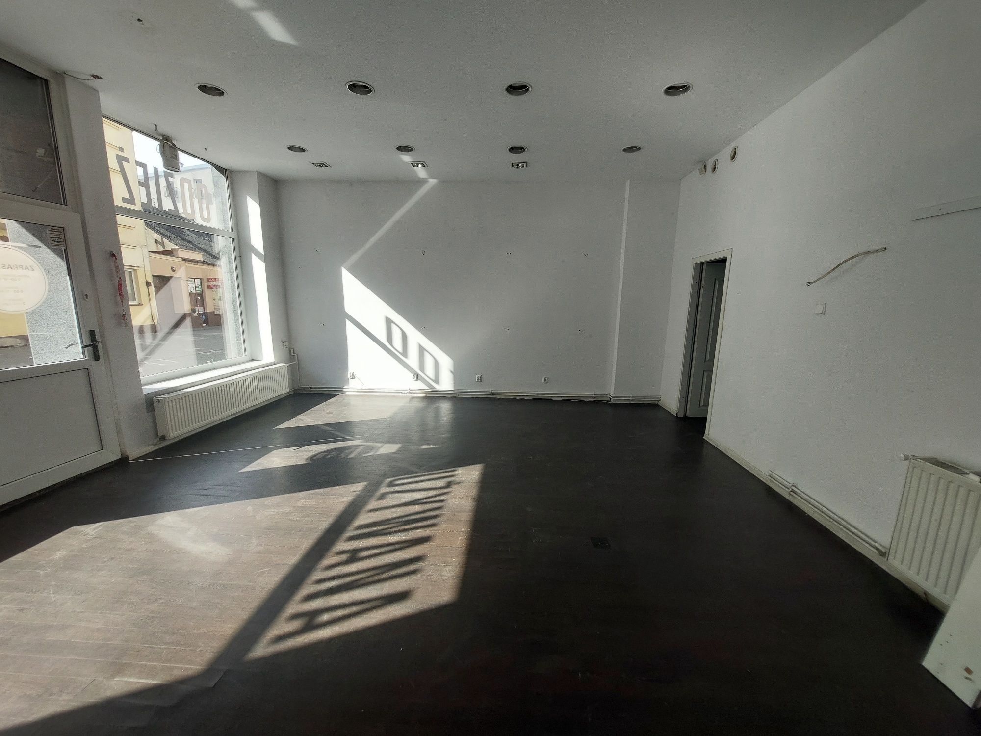 Lokal 52m2 do wynajęcia w centrum Znina