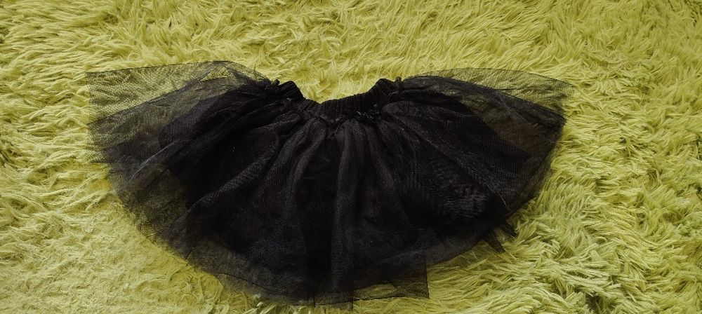 spodniczna czarna 74