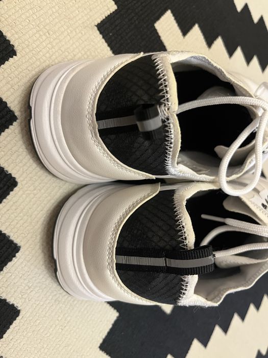 Чоловічі кросівки