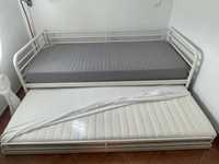 Cama individual com cama extra por baixo