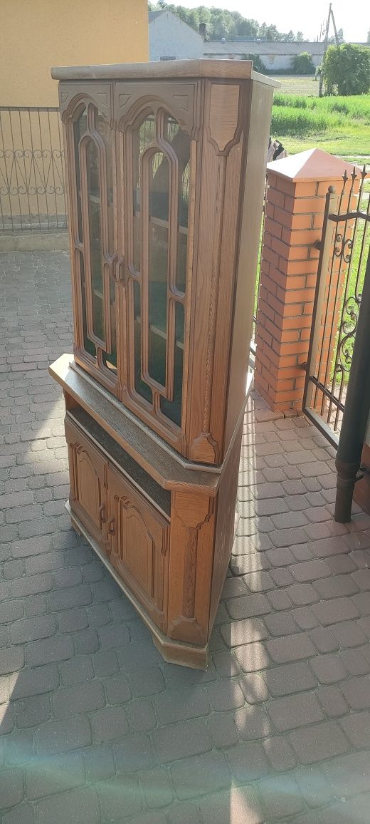 Meble do salonu stół i krzesła
