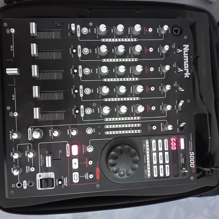 Mesa de Mistura Numark 5000 FX