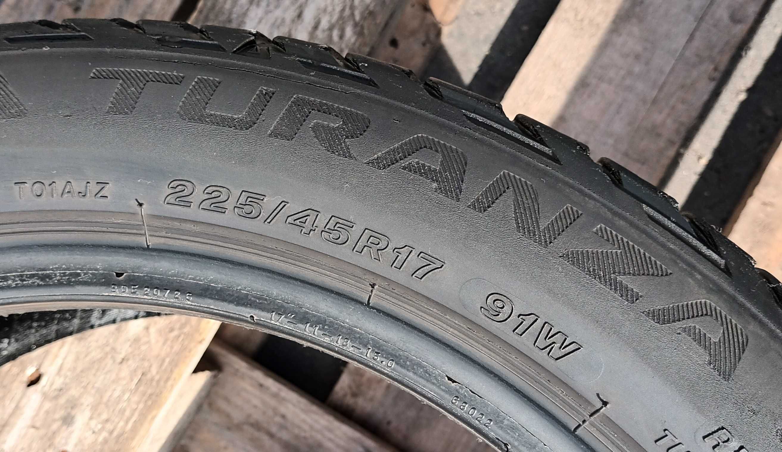 Opony letnie Bridgestone Turanza T001 225/45/17 - 4 szt.  R17 #40 S4
