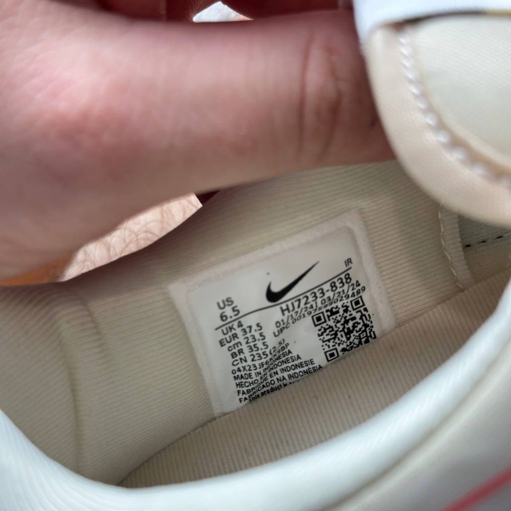 Жіночі кросівки nike cortez