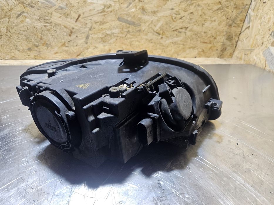 Lampa prawa lewa Xenon Audi A4 B7 światło lampy reflektory A4 B6 xenon