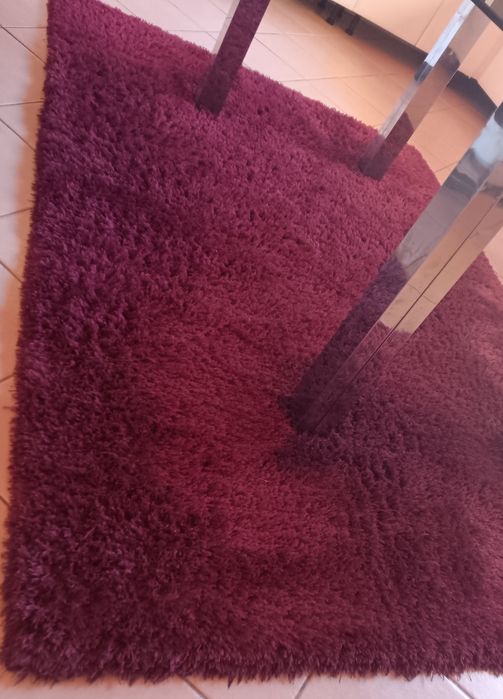Tapete grande de pêlo alto bordô