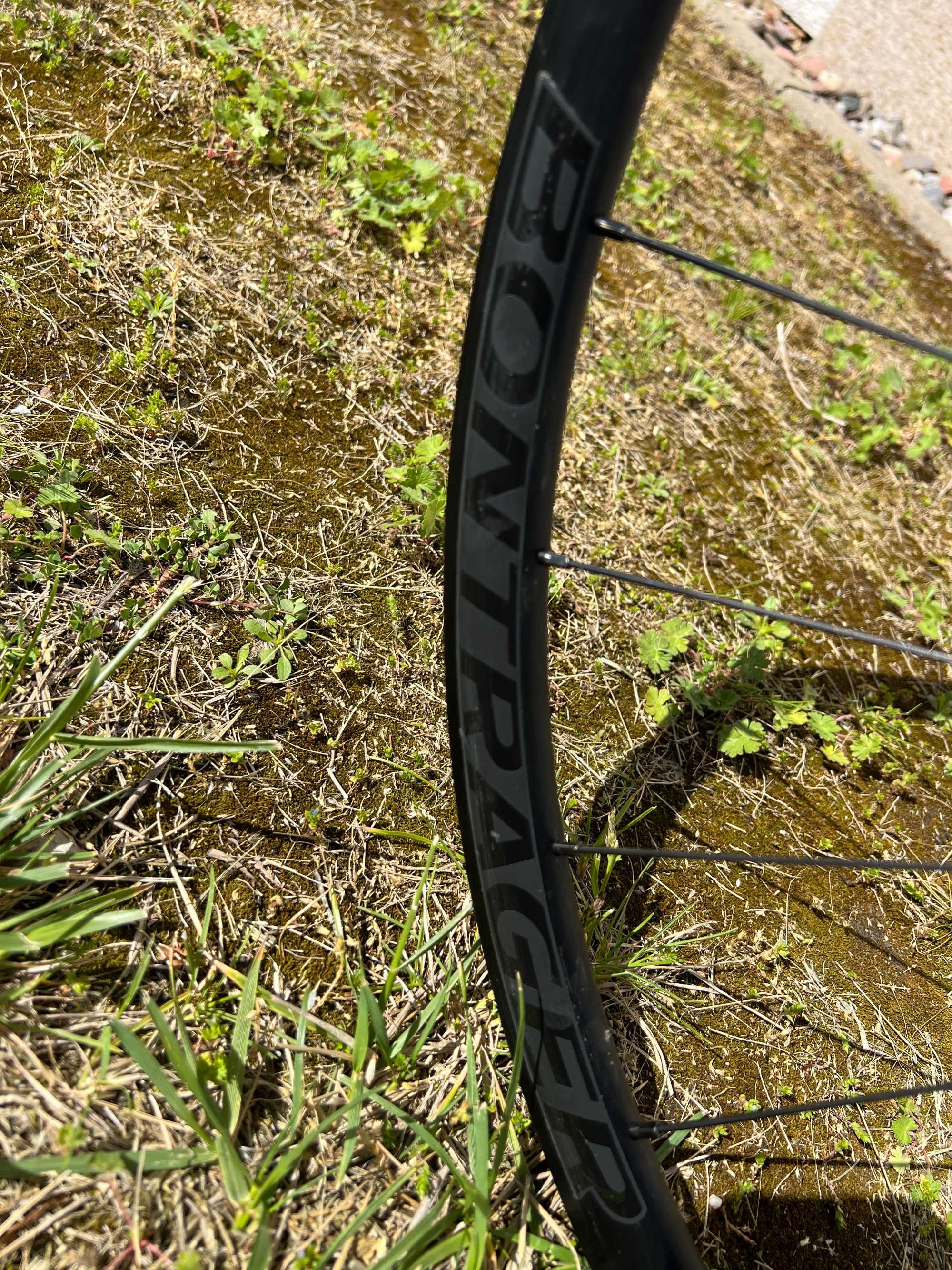 Koła Bontrager Paradigm 25 TLR