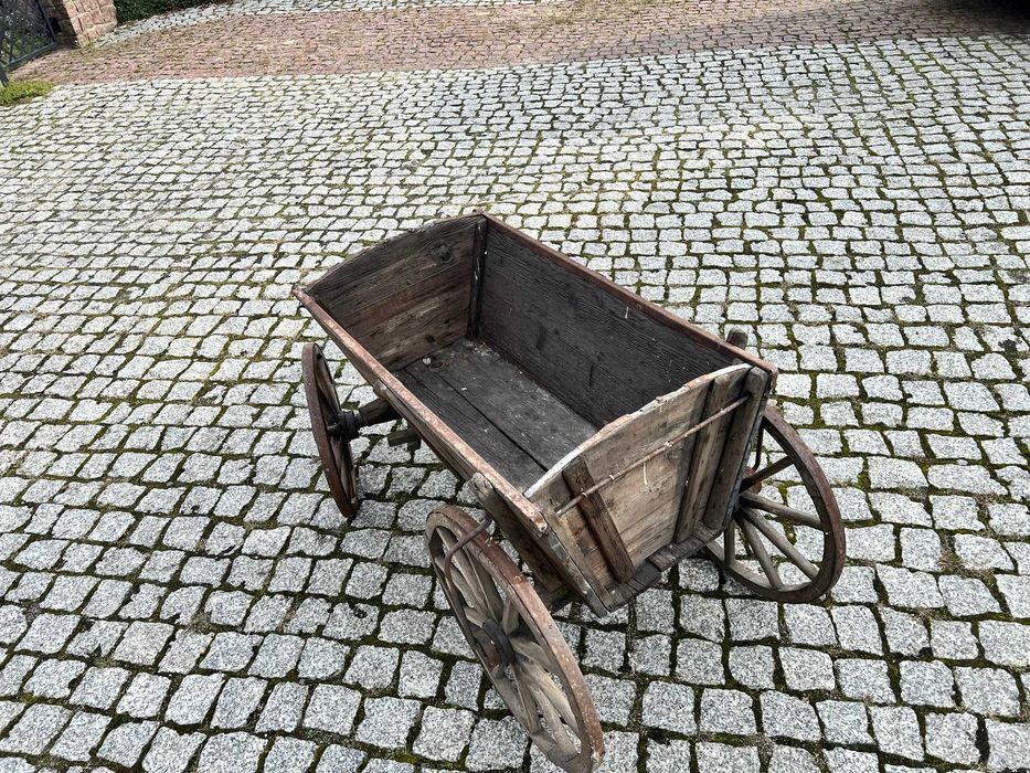 Stary wózek wiejski