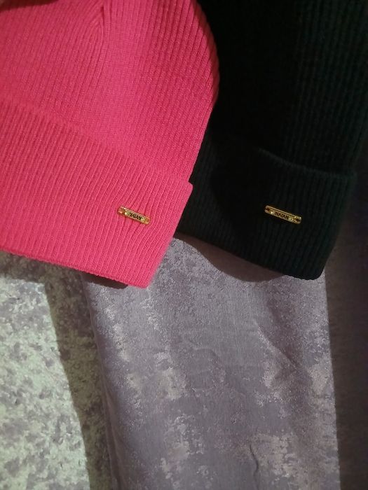 Нові шапки по 200 грн