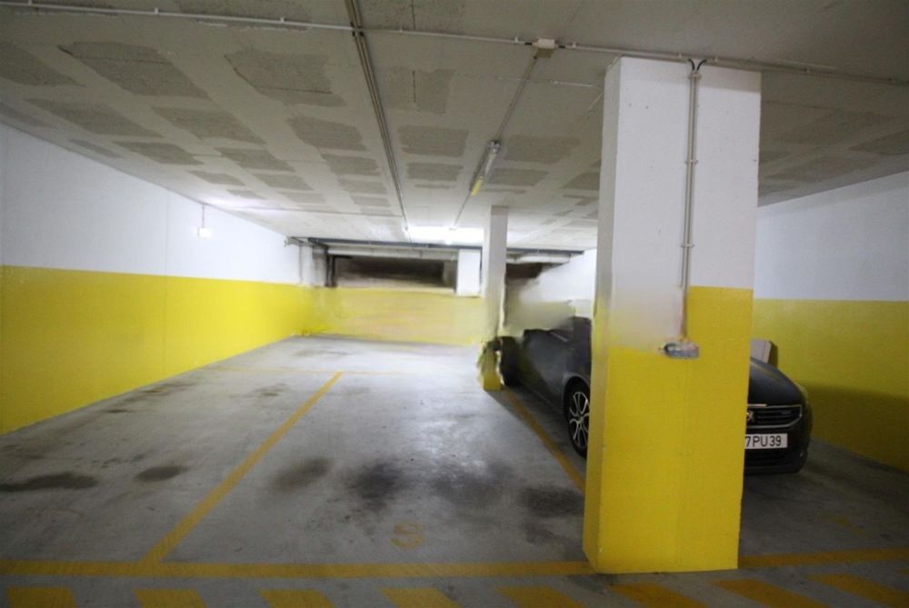 Arrendamento , T2 com garagem,Quinta da Seara .