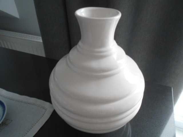 wazon ceramiczny bardzo elegancki