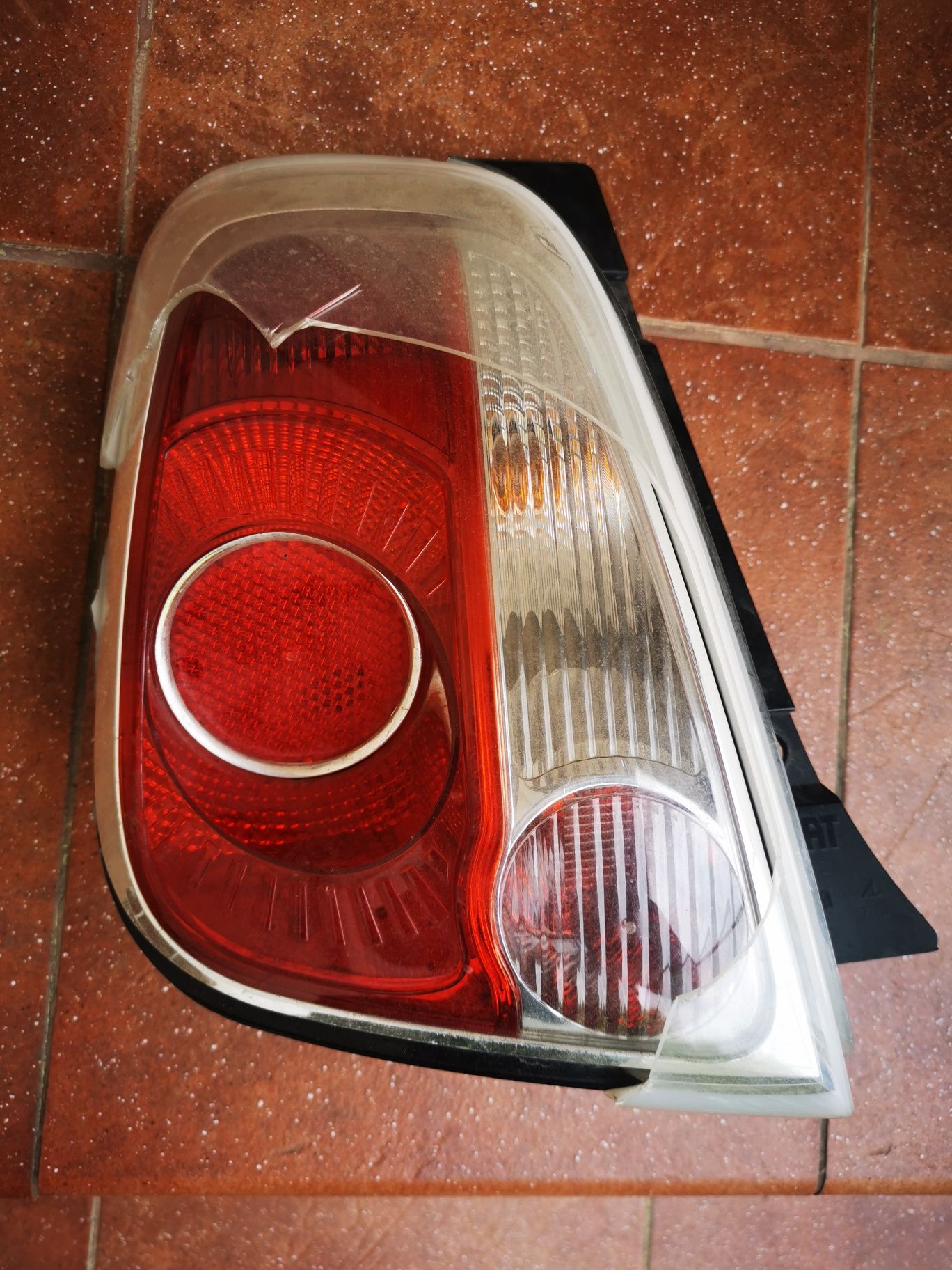 Ліхтар фонарь задній лівий FIAT 500 2007-2012