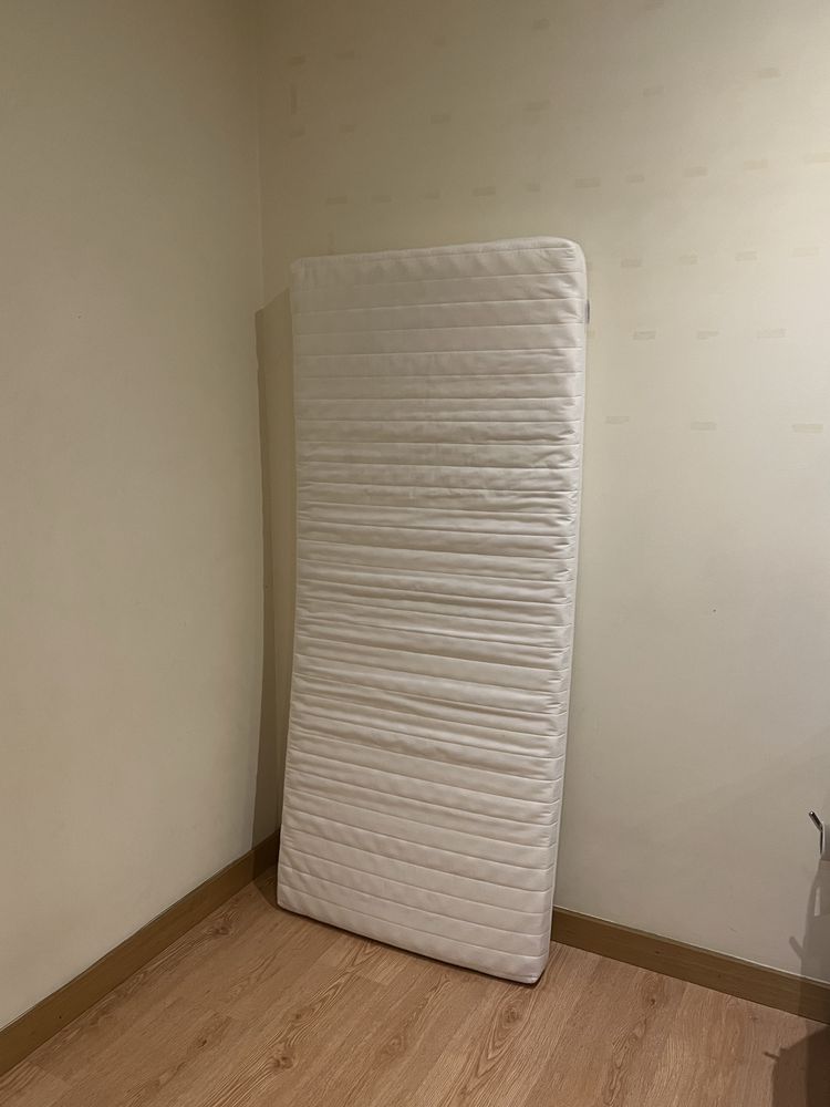 Colchão Ikea solteiro