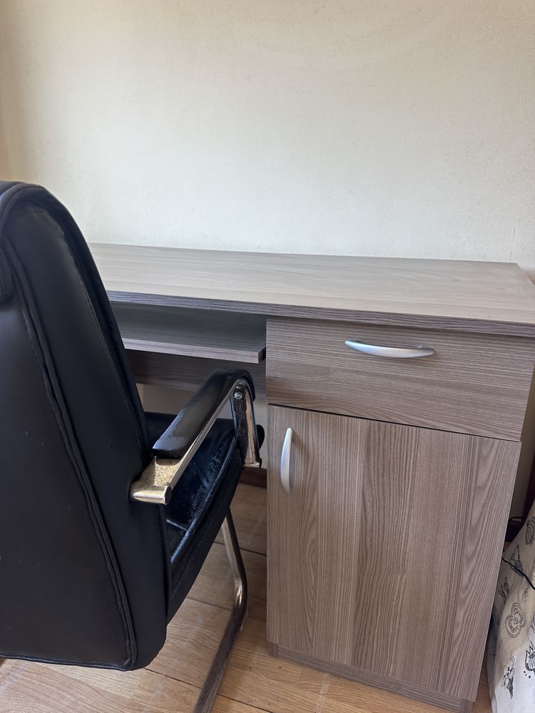 Secretaria como nova