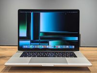 Macbook pro 15 2017 core i7 2.8ghz 16/256gb pro 555 2gb