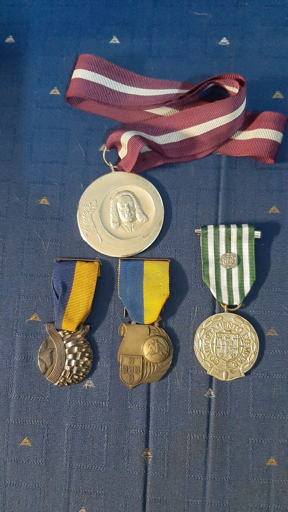 Medalha Militar + Medalhas de Almada e Oeiras