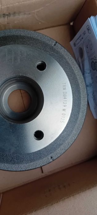 Sprzedam nowe tarcze i klocki hamulcowe. Peugeot 106 II