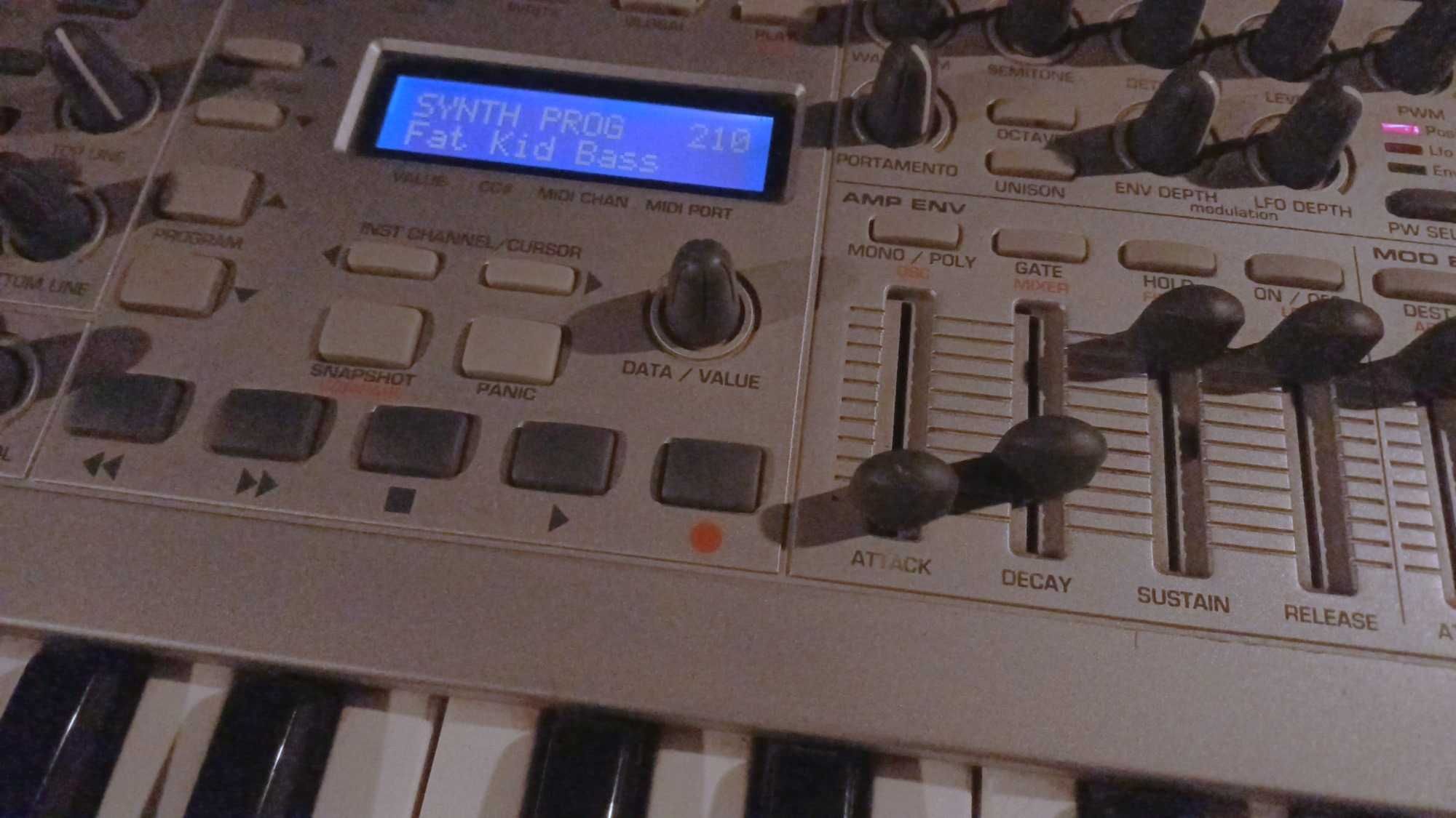 Novation X-Station 49 Teclas - Usado, Funcional, 230€ (Lisboa)