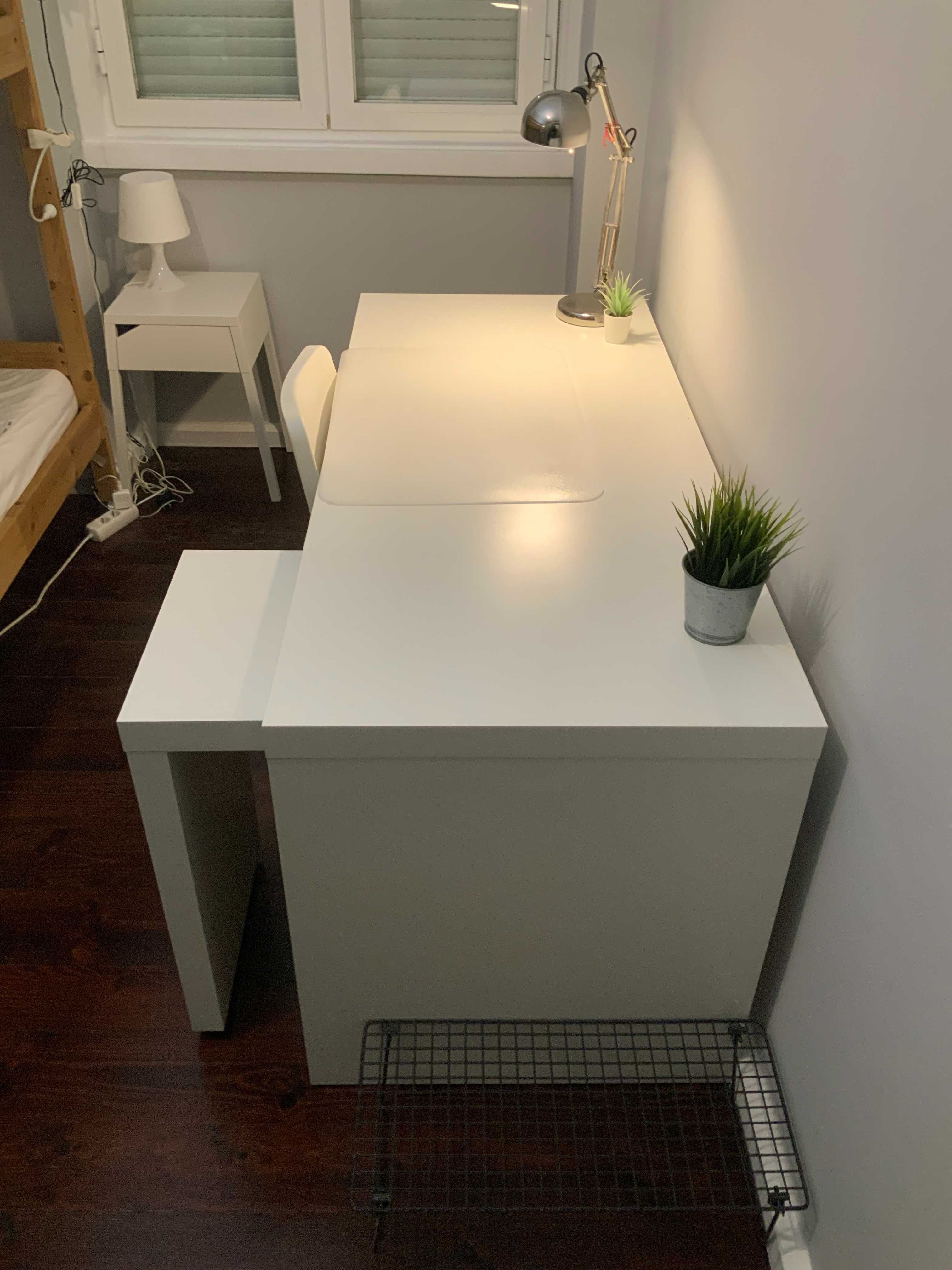 Secretária IKEA Modelo MALM Cor BRANCO Material CORTIÇA