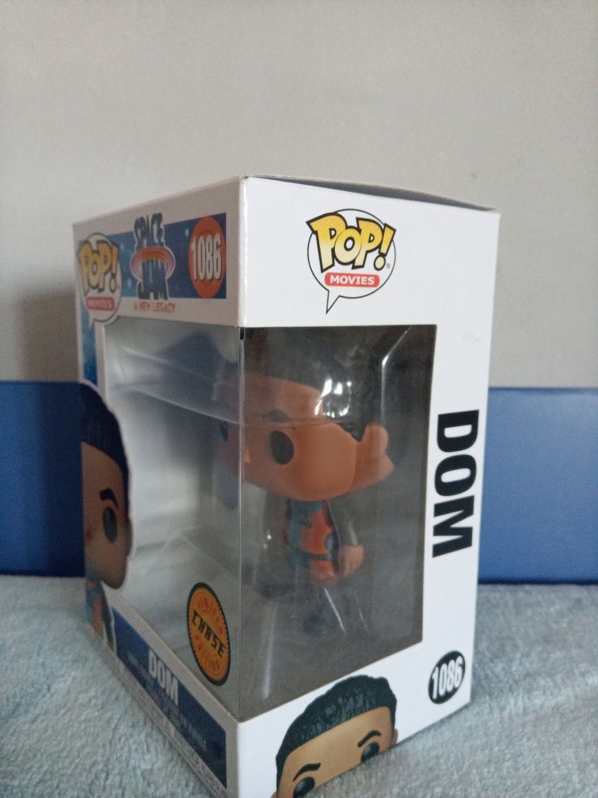 Pop figure NBA
O Cam