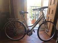 Bicicleta de senhora marca Velor mudanças Shimano cidade/passeio