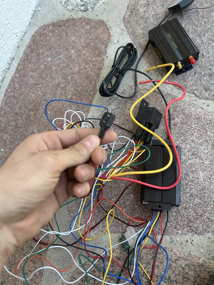 Lokalizator GSM tracker do auta