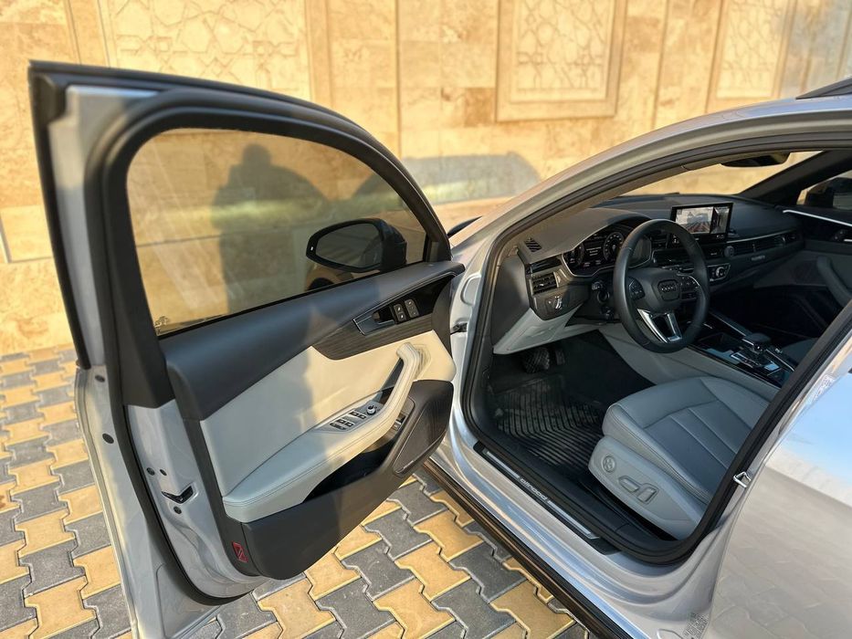 Audi A4 Allroad 2023 Quattro Ultra • S-Line